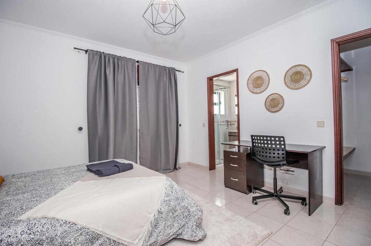Charming Private Rooms In An Apartment A2 Penha - Faro Exterior photo