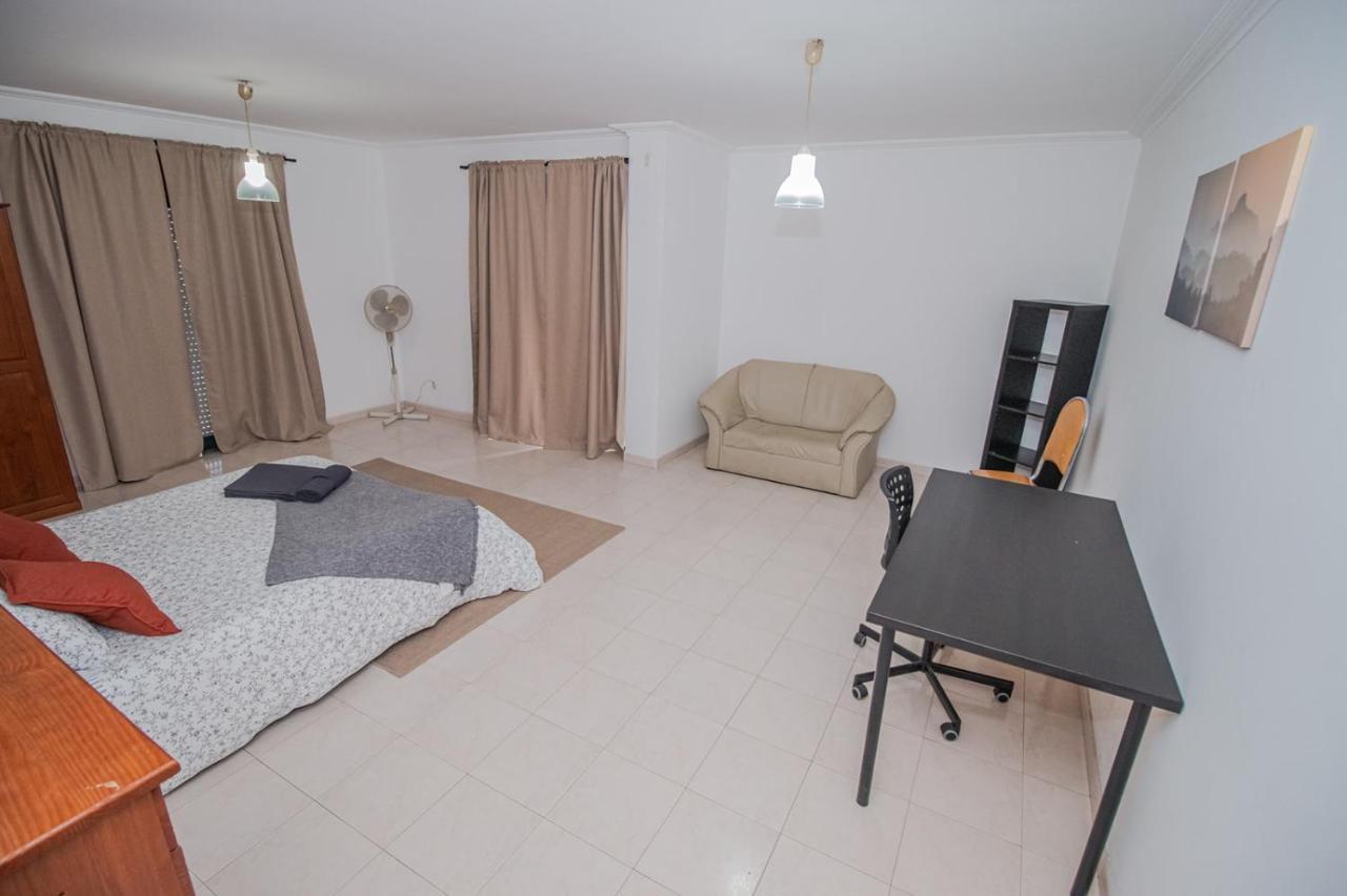 Charming Private Rooms In An Apartment A2 Penha - Faro Exterior photo