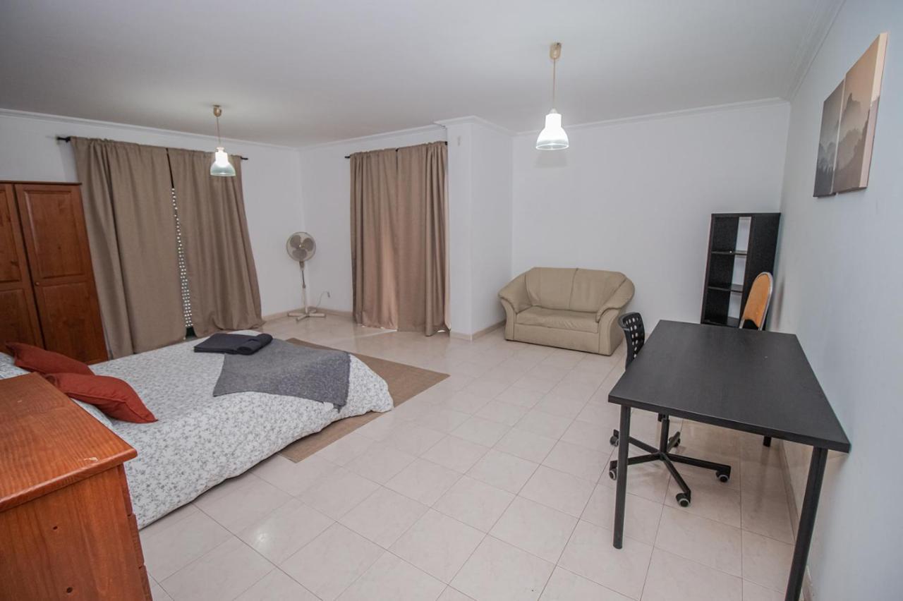 Charming Private Rooms In An Apartment A2 Penha - Faro Exterior photo